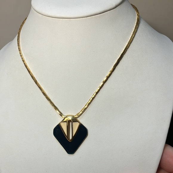 Givenchy Sale! Set of 3. necklace & bracelet set 16" GP signed tested.Dark green - Picture 3 of 7